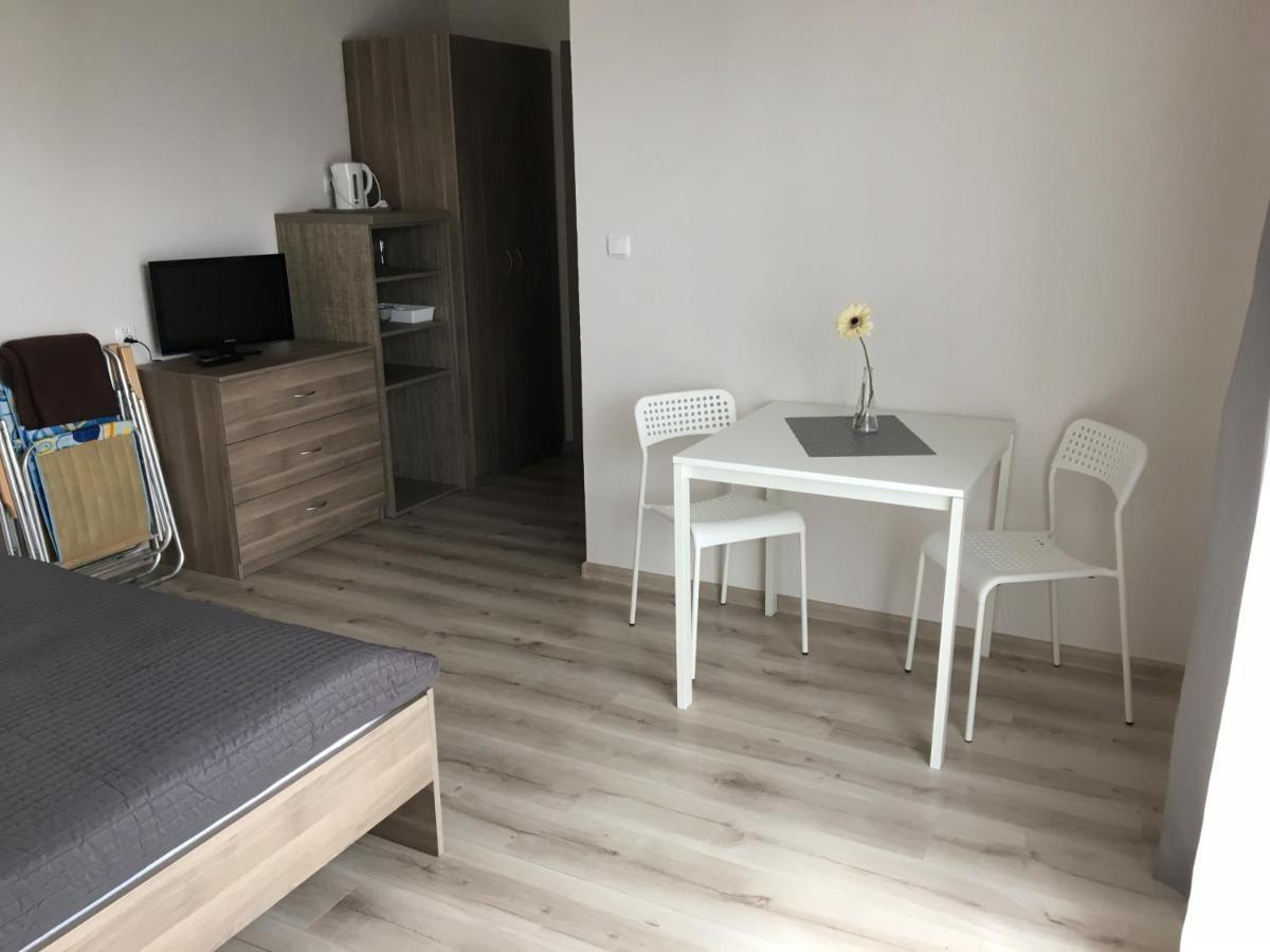 Emada- Pokoje Goscinne I Studia Ostrowo  Luaran gambar