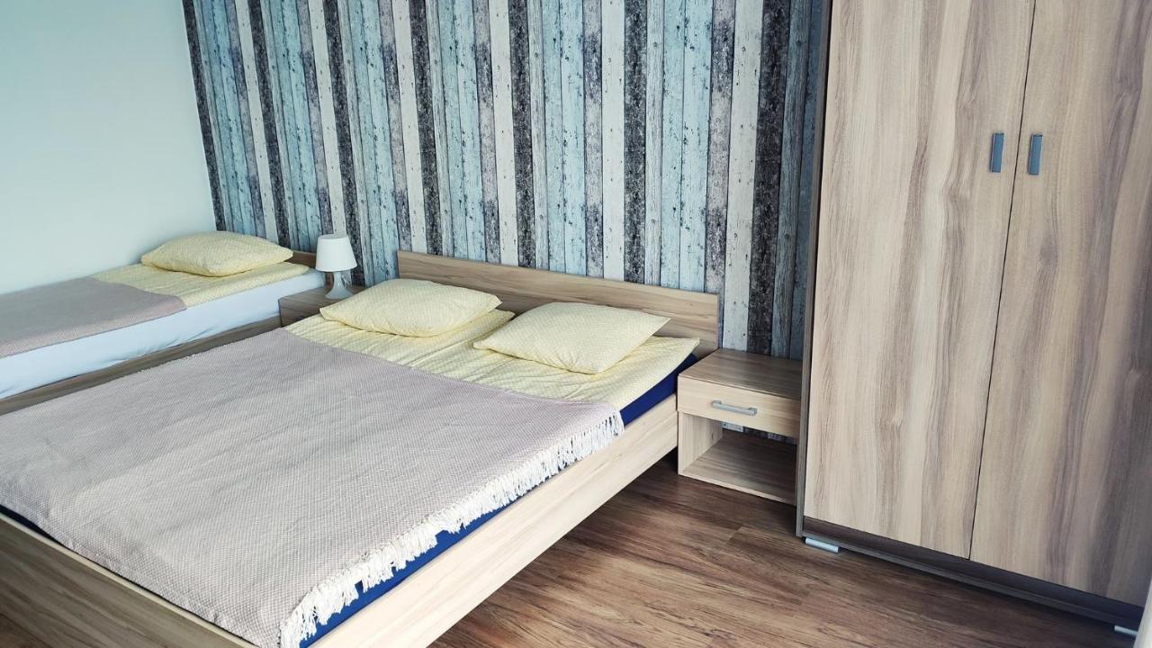 Emada- Pokoje Goscinne I Studia Ostrowo  Luaran gambar