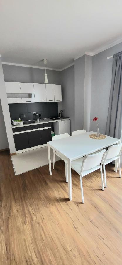 Emada- Pokoje Goscinne I Studia Ostrowo  Luaran gambar